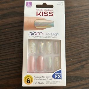 Kiss Glam Fantasy Long Press on Nails